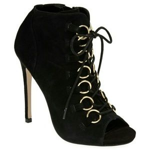 Steve Madden xThe Blonde Salad Collaboration